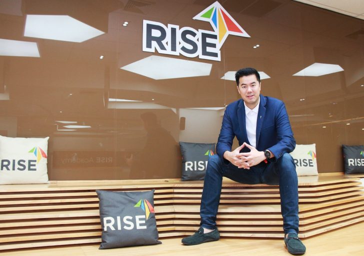 นำ-นายแพทย์ศุภชัย ปาจริยานนท์ ผู้ก่อตั้ง RISE