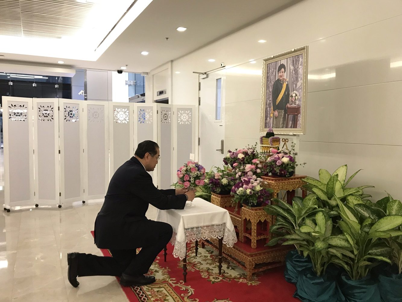 นายสุรเกียรติ์ เสถียรไทย