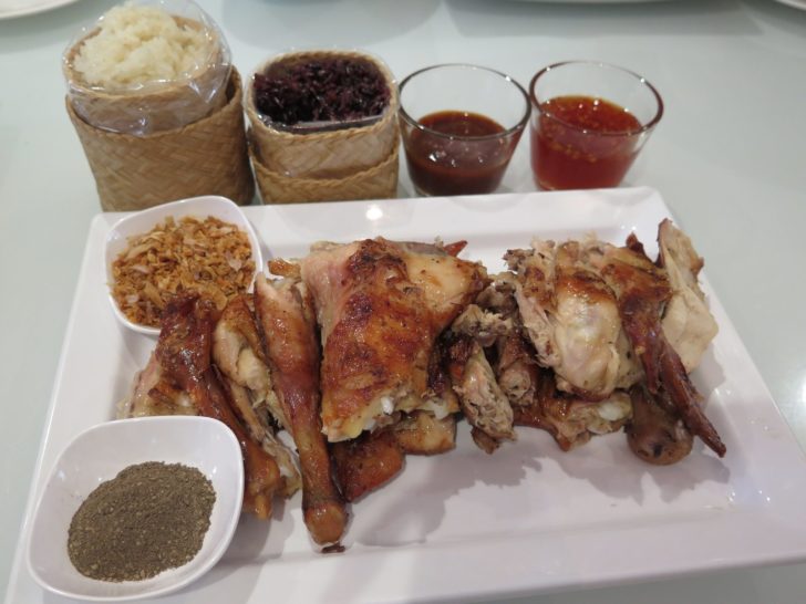 07GaiBaanPrikThaidum ไก่บ้านพริกไทยดำ จิ้มกับน้ำจิ้มมะขาม กินกับข้าวเหนียวขาว ข้าวเหนียวดำ