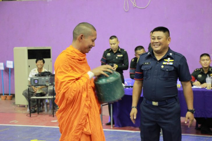 พระเขย่าไห