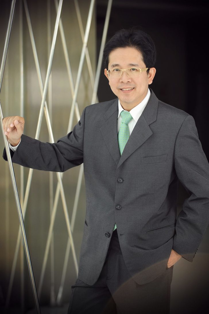 คุณสมโภชน์ อาหุนัย