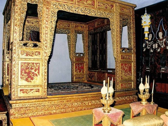 พระแท่นราชบรรจถรณ์1