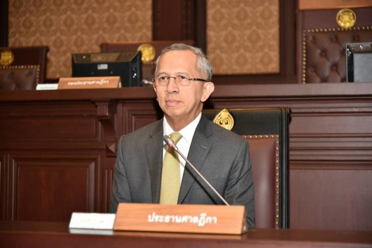 นายชีพ จุลมนต์ ประธานศาลฎีกา