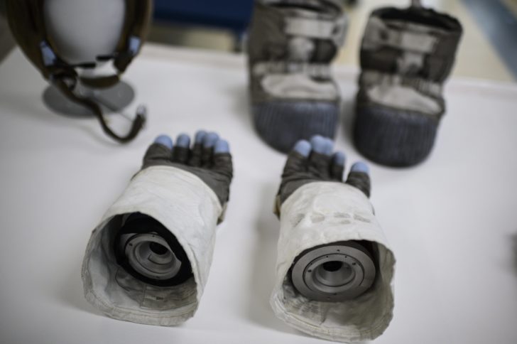US-SPACE-APOLLO 11-GLOVES-ARMSTRONG