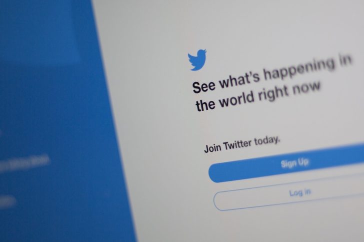 US-IT-LIFESTYLE-RELIGION-TWITTER