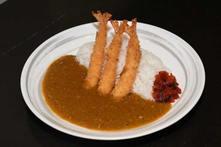 ข้าวราดแกงกะหรี่เทมปุระ