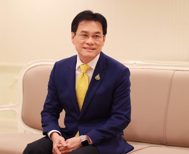 จุรินทร์ ลักษณวิศิษฎ์ รมว พณ