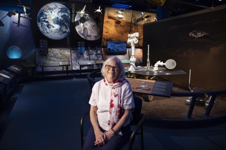 space-US-SPACE-Moon-FINLEY
