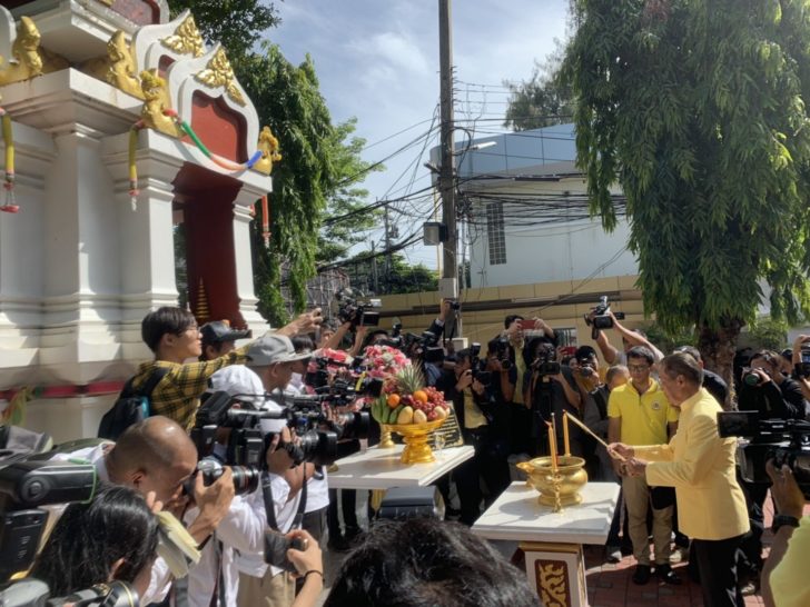 รมว.แรงงาน