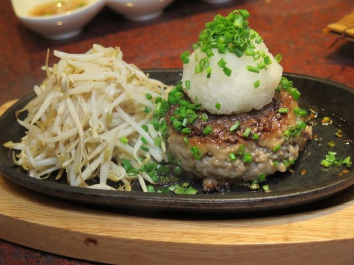 05TokyoYakiniku แฮมเบิร์กเนื้อวัวคุโรเกะวากิว จานเด็ดของร้าน