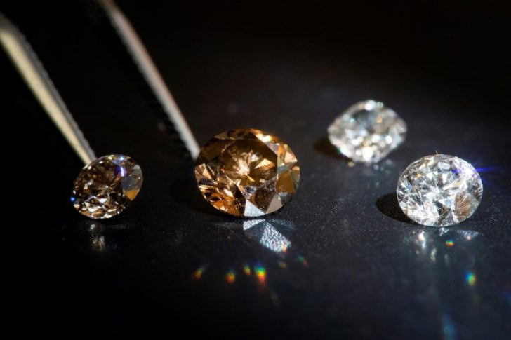 DOUNIAMAG-FRANCE-ECONOMY-GEM-DIAMOND