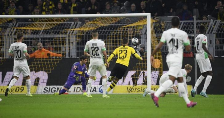 FBL-GER-BUNDESLIGA-DORTMUND-MOENCHENGLADBACH