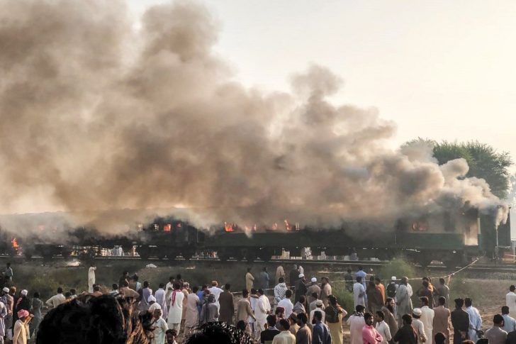 PAKISTAN-ACCIDENT-TRAIN-FIRE