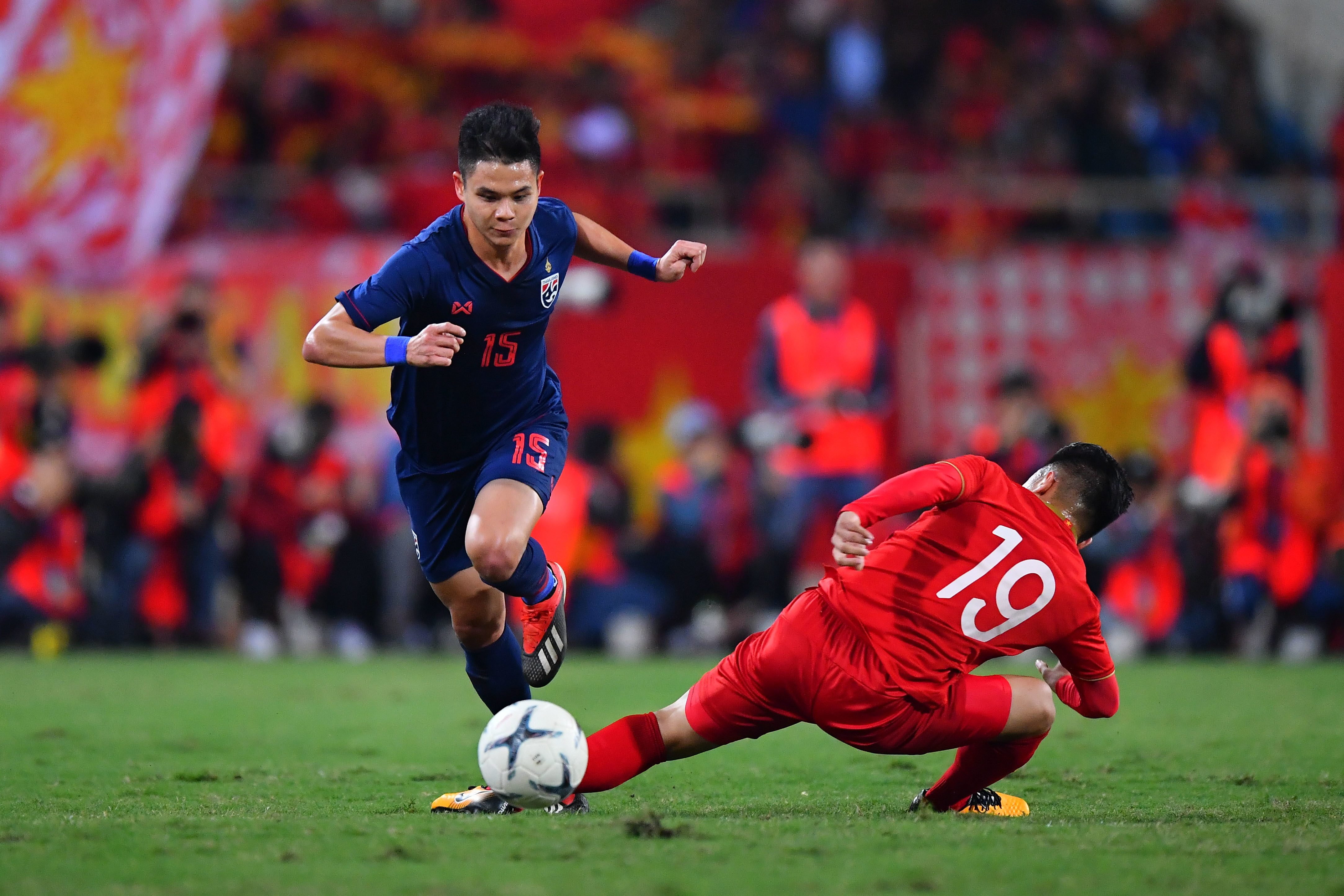 'ช้างศึก' บุกเจ๊า 'เวียดนาม' 0-0 'ธีราทร' พลาดจุดโทษ ร่วงที่ 3