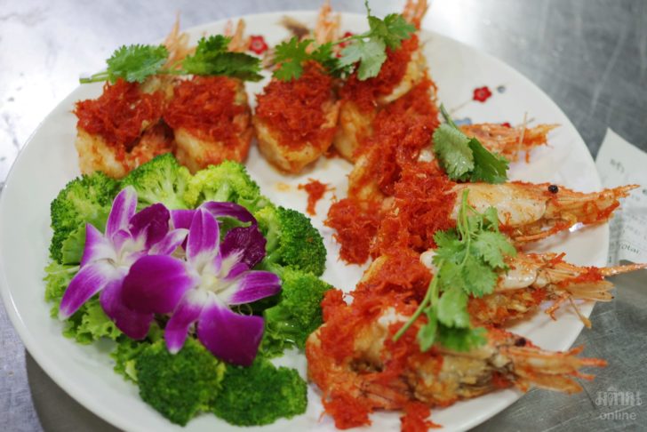 กุ้งแม่น้ำผัดซอส XO