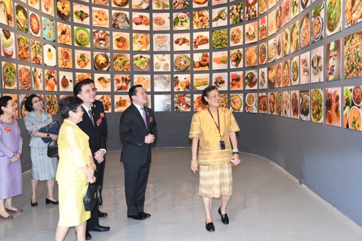ทอดพระเนตร (1) มหัศจรรย์พรรณภาพ