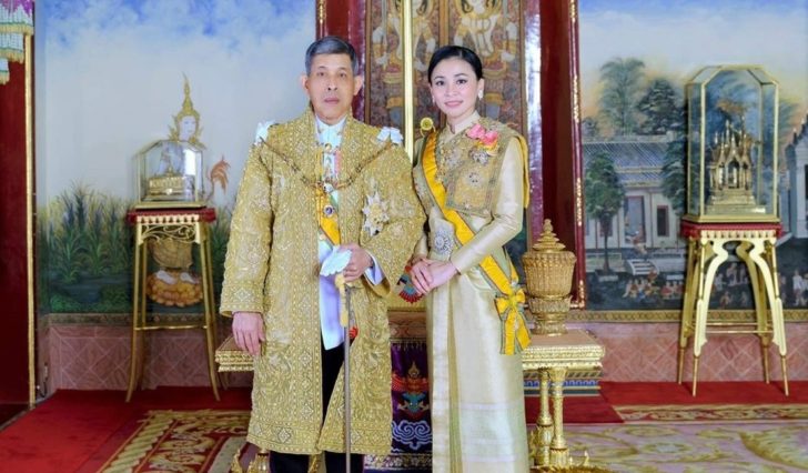 ในหลวง พระราชินี ริ้วขบวนราบ