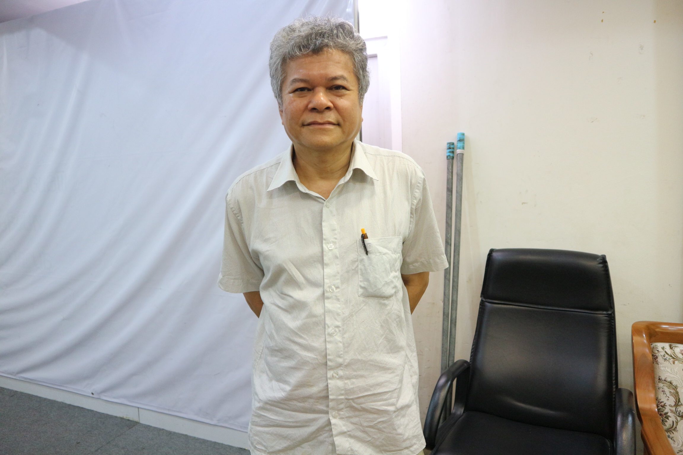 นายจะเด็จ เชาวน์วิไล 