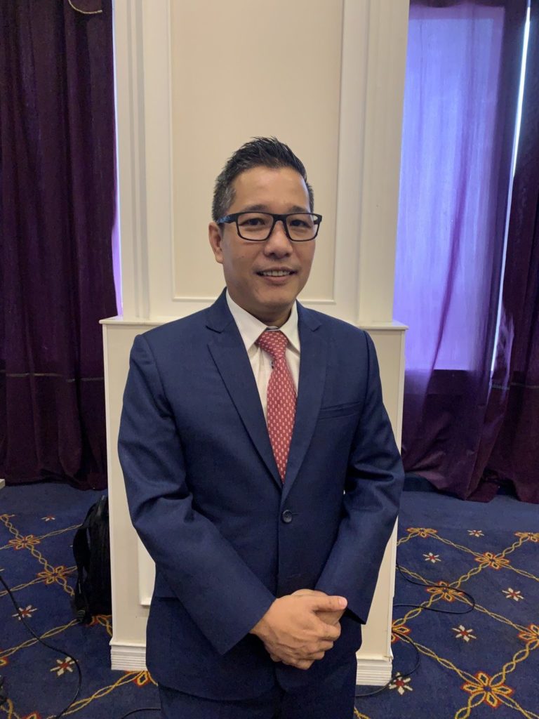 ร.ต.อ.เขมชาติ ประกายหงษ์มณี รองผู้อำนวยการกองกิจการต่างประเทศฯ กรมสอบสวนคดีพิเศษ(ดีเอสไอ) 