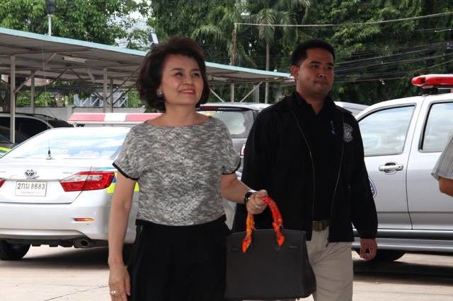 นางวันเพ็ญ ธนธรรมสิริ