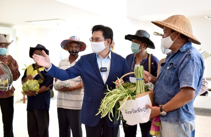 จุรินทร์ รับมอบเกษตรกร