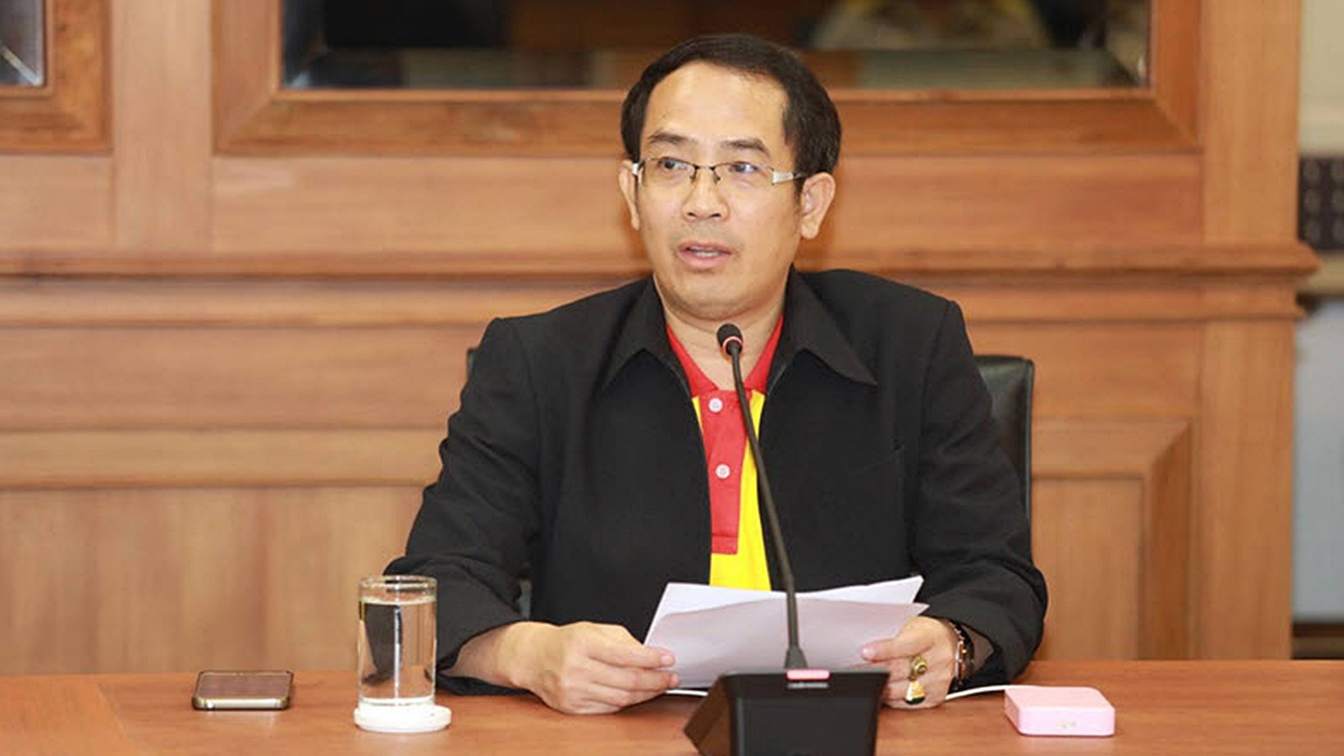 นายพิพัฒน์ วรสิทธิดำรง