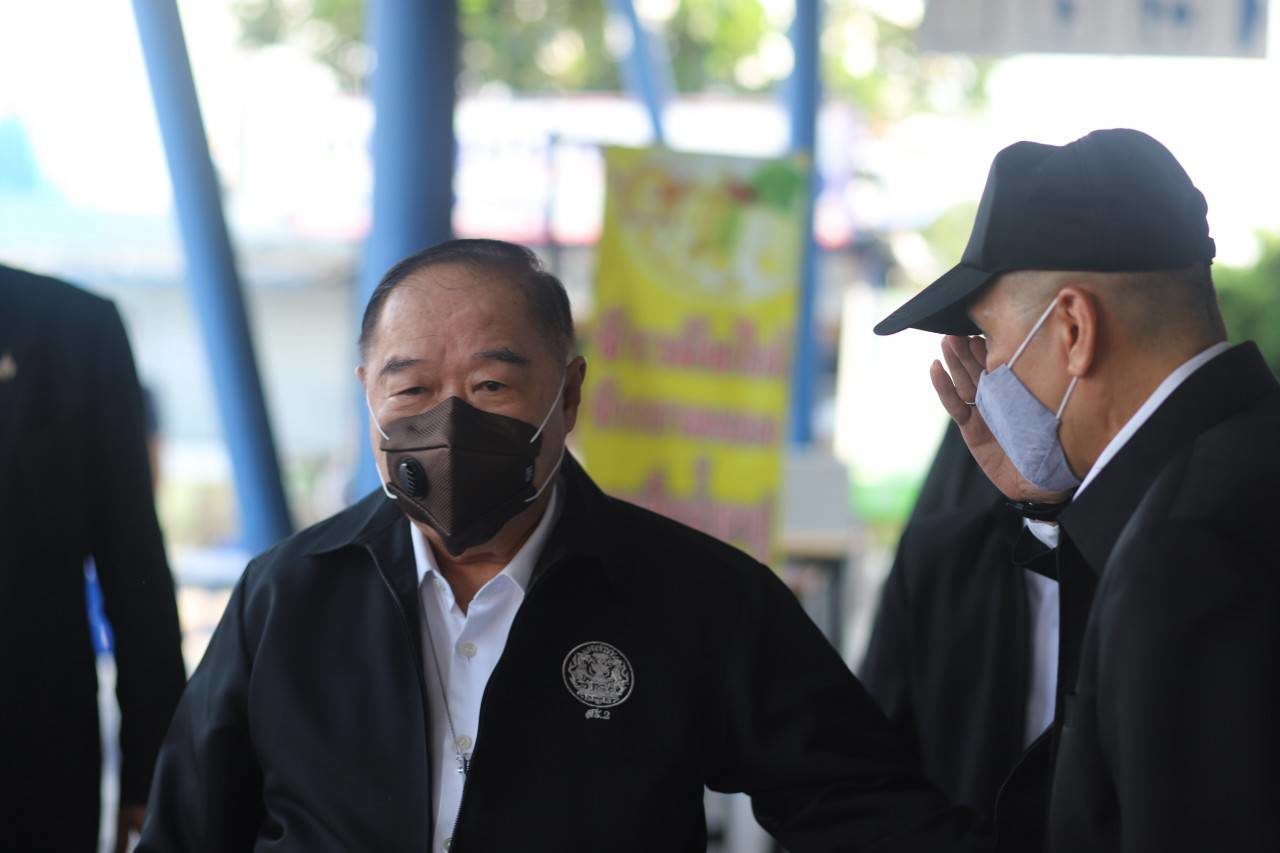 ‘บิ๊กป้อม’ ห่วงคนตกงาน  สั่ง ‘บจธ.’ ช่วยที่ดินทำกิน ฟื้น ศก. สู้พิษโควิด-19