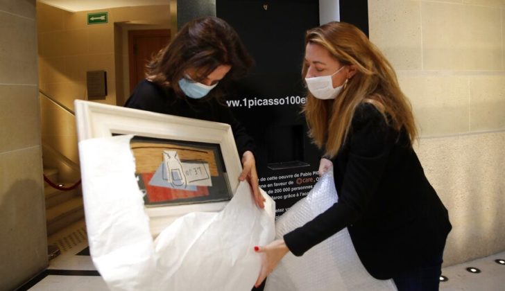 สาวอิตาเลียน ดวงเฮง! จับฉลากได้รูป ปิกัสโซ่ ของแท้มูลค่า 35 ล้านบาท