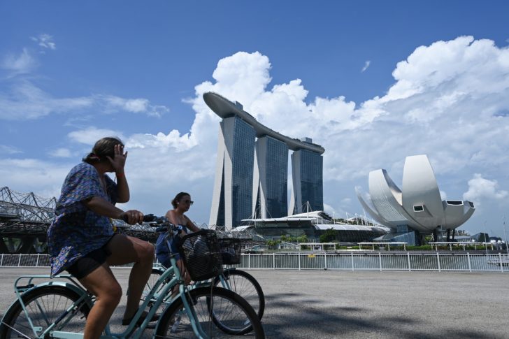 SINGAPORE-ECONOMY-HEALTH-VIRUS