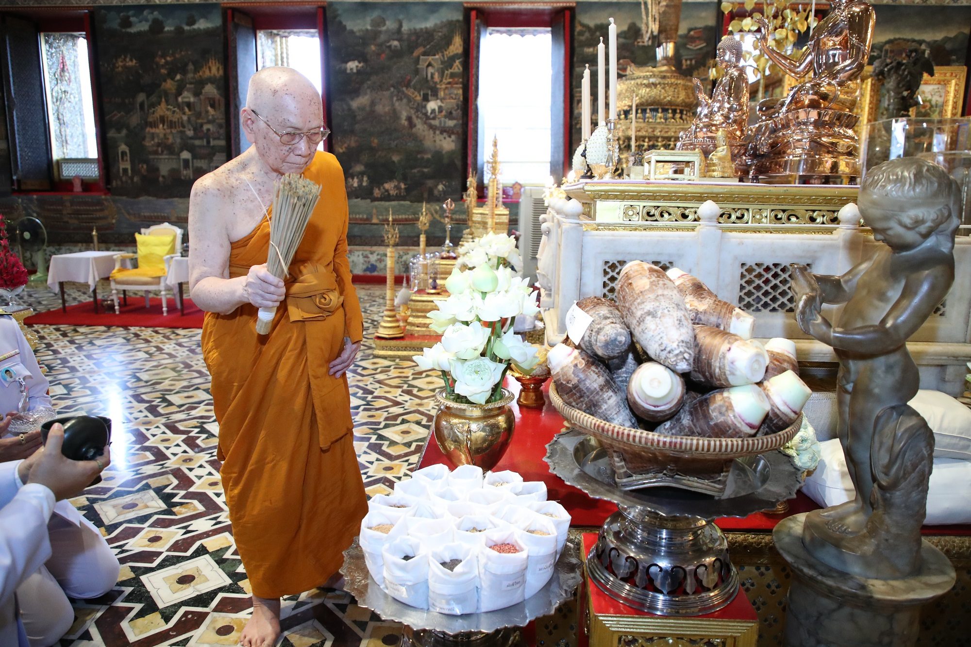 ปลุกเสกเมล็ดพันธุ์ข้าวพระราชทาน