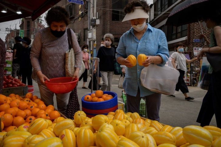 SKOREA-ECONOMY-LIFESTYLE