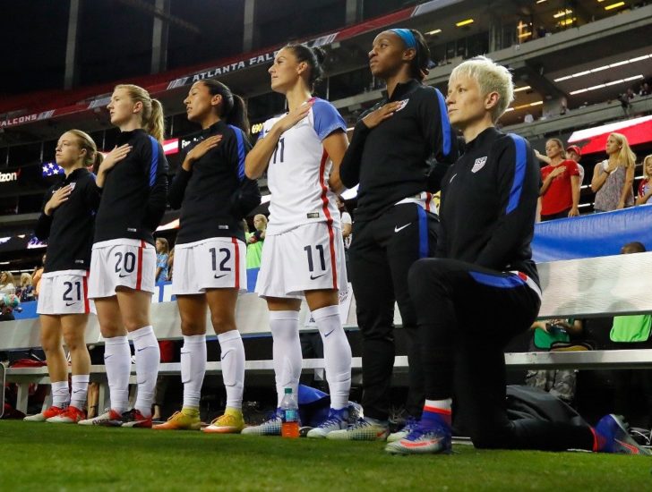 FILES-FBL-USA-WOMEN-KNEELING-PROTEST-US-POLITICS