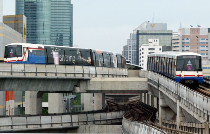 000_HKG2003082658995