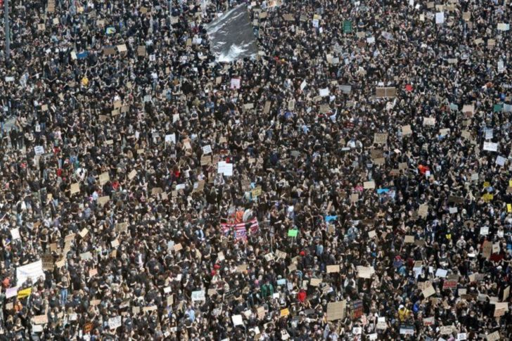 25DF2B11-F651-4DCB-9AFF-F96FD8F27713