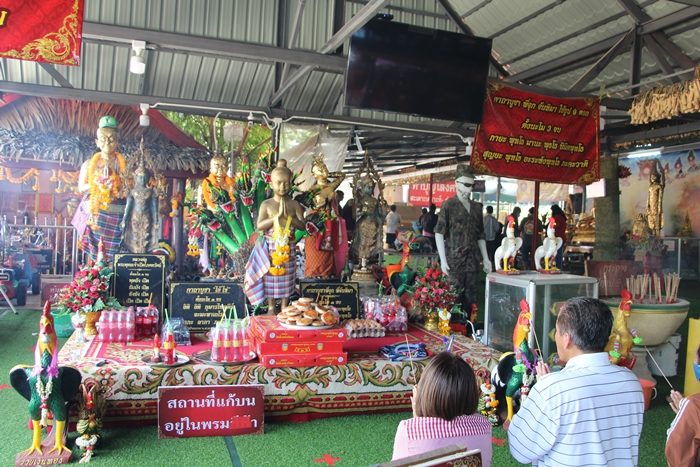 ชาวนครปฐมได้รับโชค นำประทัดล้านนัด ละครชาตรีโรงใหญ่แก้บนไอ้ไข่ - มติชน