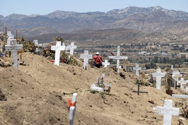 MEXICO-HEALTH-VIRUS-CEMETERY