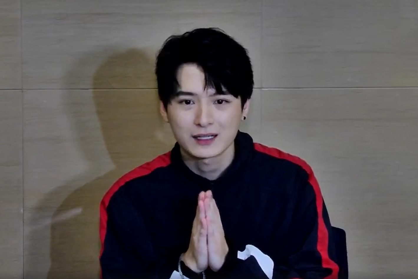 "คริส พีรวัส" ขอโทษ ยอมรับผิด หลังถูกขุดดราม่าเหยียดเพศ และล้อเรื่องข่มขืน