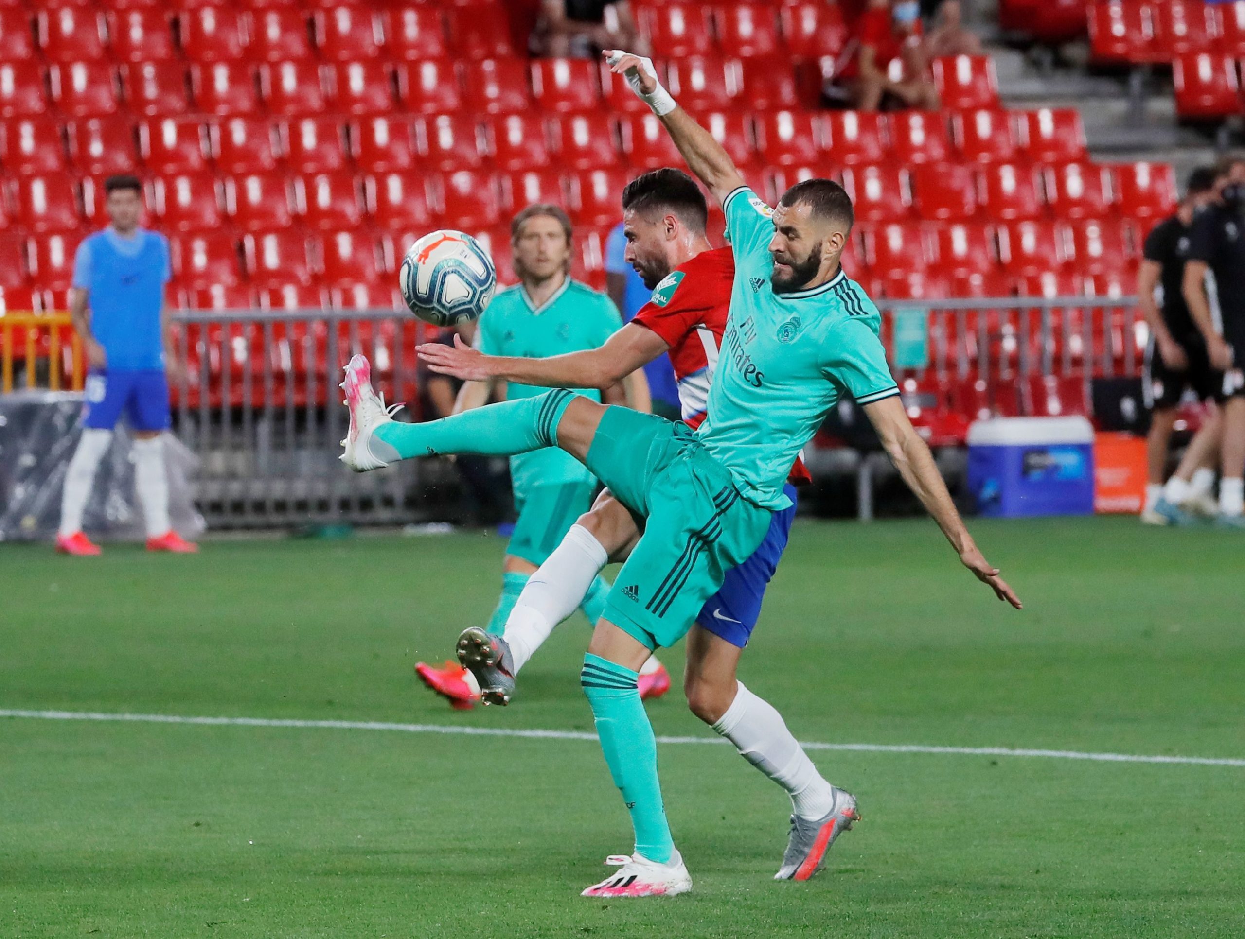 รีล มาดริด บุกเชือด กรานาด้า 2-1 ขยับเข้าใกล้บัลลังก์แชมป์ ...