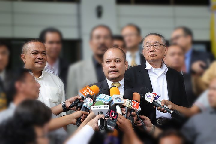 นปช.-บุกล้อมบ้านป๋า-ณัฐวุฒิใสยเกื้อ13