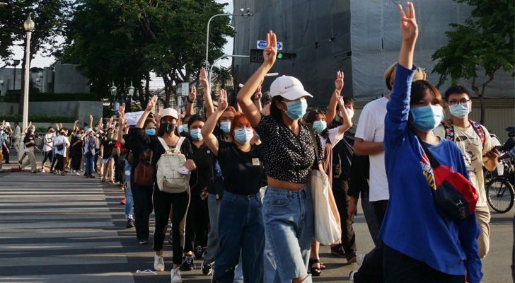 สถานีคิดเลขที่ 12 : ทางออก : โดย วรศักดิ์ ประยูรศุข