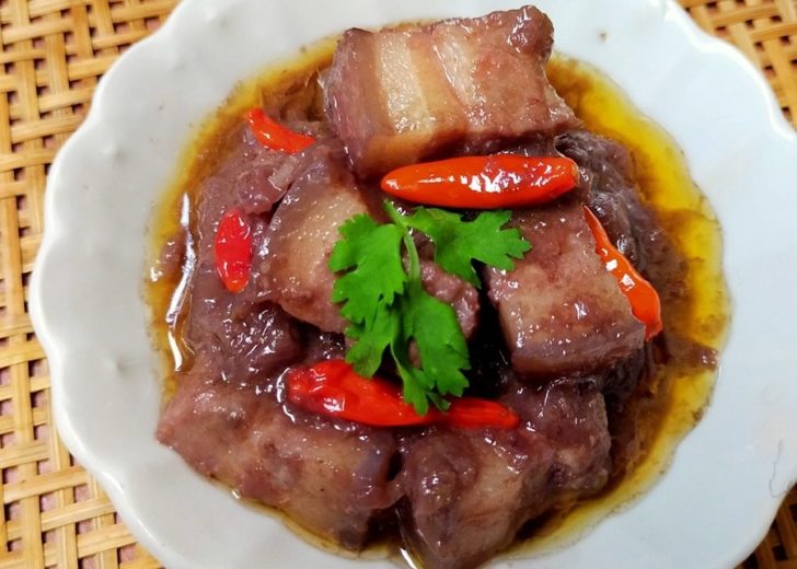 หมูอบกะปิม่วง-กฤช
