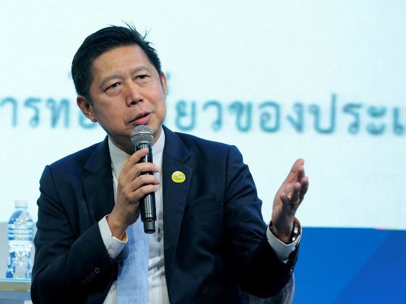 นายสุรวัช อัครวรมาศ เลขาธิการสภาอุตสาหกรรมท่องเที่ยวแห่งประเทศไทย และอุปนายกสมาคมไทยธุรกิจท่องเที่ยว (ATTA) แนะช่วยเหลือคนในอุตสาหกรรมท่องเที่ยว ดูแลผู้ประกอบการ