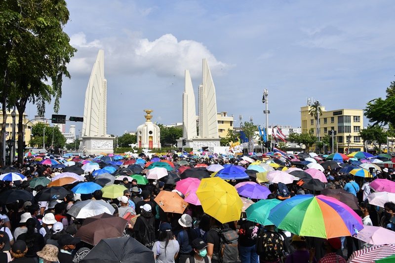 สื่อนอกเกาะติดการชุมนุมขับไล่รัฐบาลในไทย