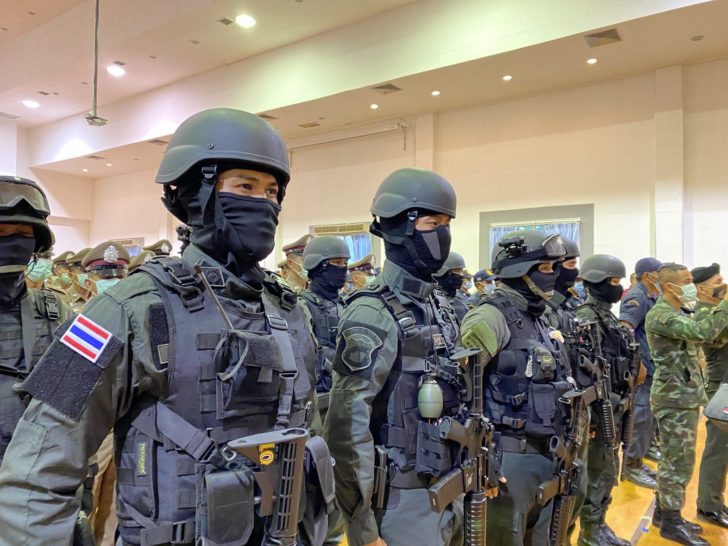 กองทัพ