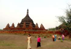 ศึก 2 ด้านในยะไข่ : โดย ลลิตา หาญวงษ์ ศึก 2 ด้านในยะไข่ : โดย ลลิตา หาญวงษ์