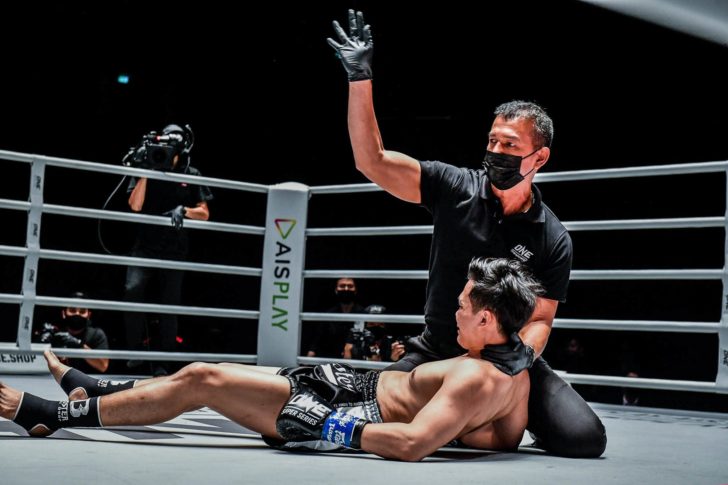2 Capitan VS Petchtanong (3)