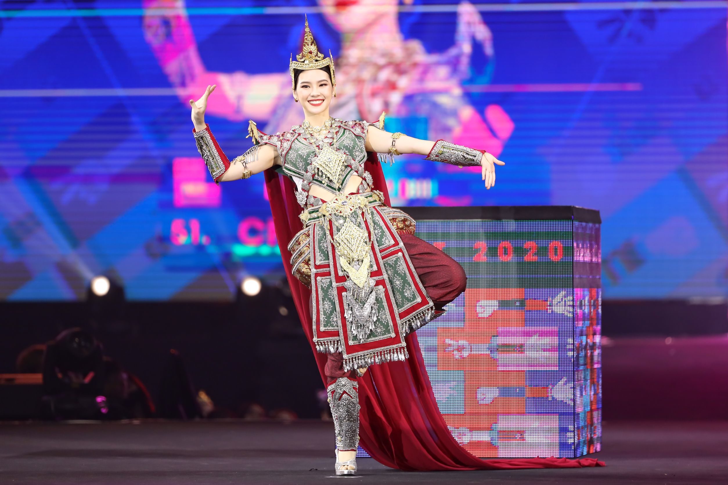 ประมวลภาพบรรยากาศ 'จีจี้ BNK48' คว้าเซ็นเตอร์ครั้งแรก จาก ...
