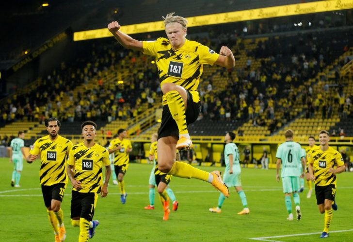 Bundesliga - Borussia Dortmund v Borussia Moenchengladbach