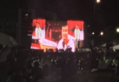 ‘เพนกวิน’ ขึ้นเวที ตี 2 อัญเชิญดวงวิญญาณคณะราษฎร ชวน 14 ตุลา ลางานพร้อมกันทั่วปท.