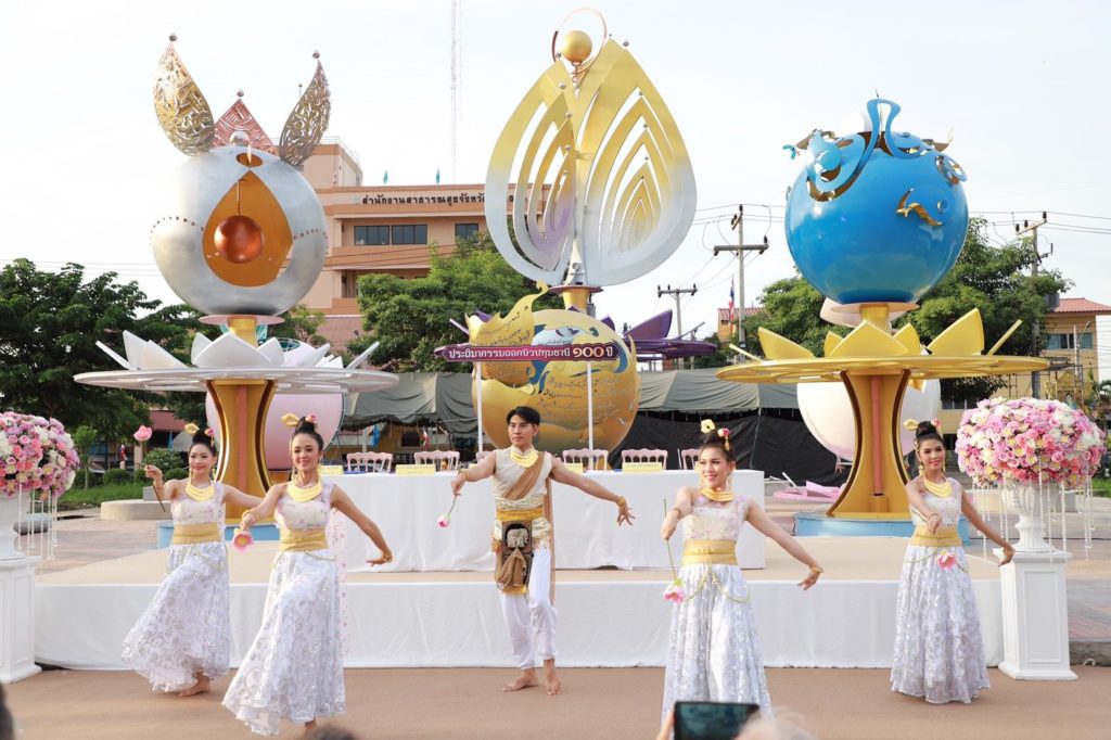 ผู้ว่าฯปทุมธานี ลงนามบันทึกข้อตกลงจังหวัดปทุมธานี "ประติมากรรมดอกบัวปทุมธานี 100 ปี
